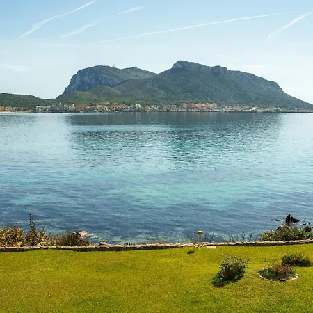 דירה Uno Sguardo Sul Mare Seafront In גולפו אראנצ'י