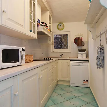 Uno Sguardo Sul Mare *