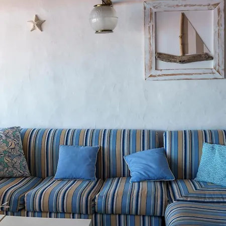 Uno Sguardo Sul Mare