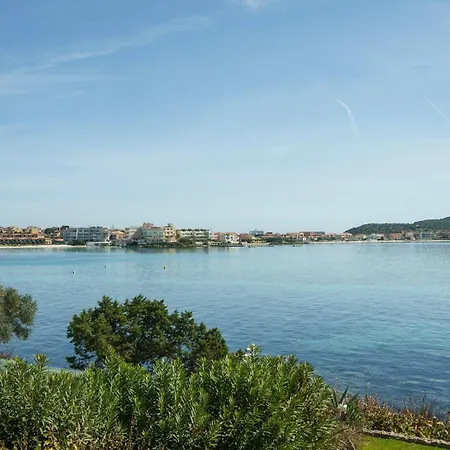 Apartment Uno Sguardo Sul Mare Seafront In *