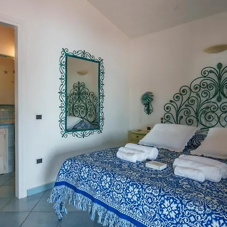 Apartment Uno Sguardo Sul Mare Seafront In Golfo Aranci