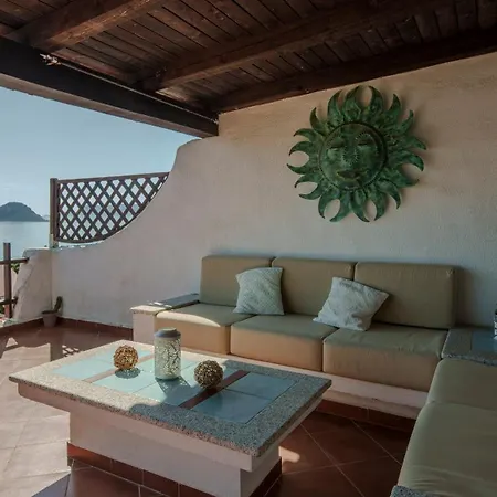 Apartment Uno Sguardo Sul Mare Seafront In *